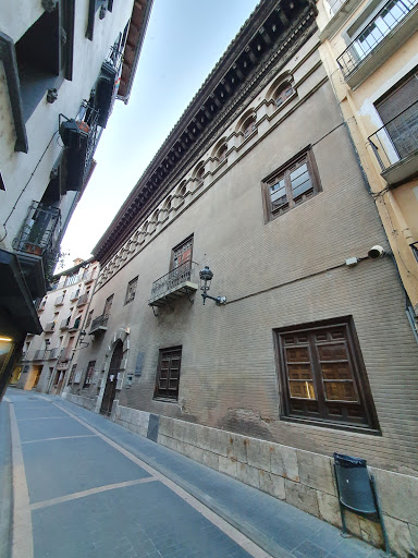 Biblioteca Pública Municipal “HERMANOS ARGENSOLA” de Barbastro.